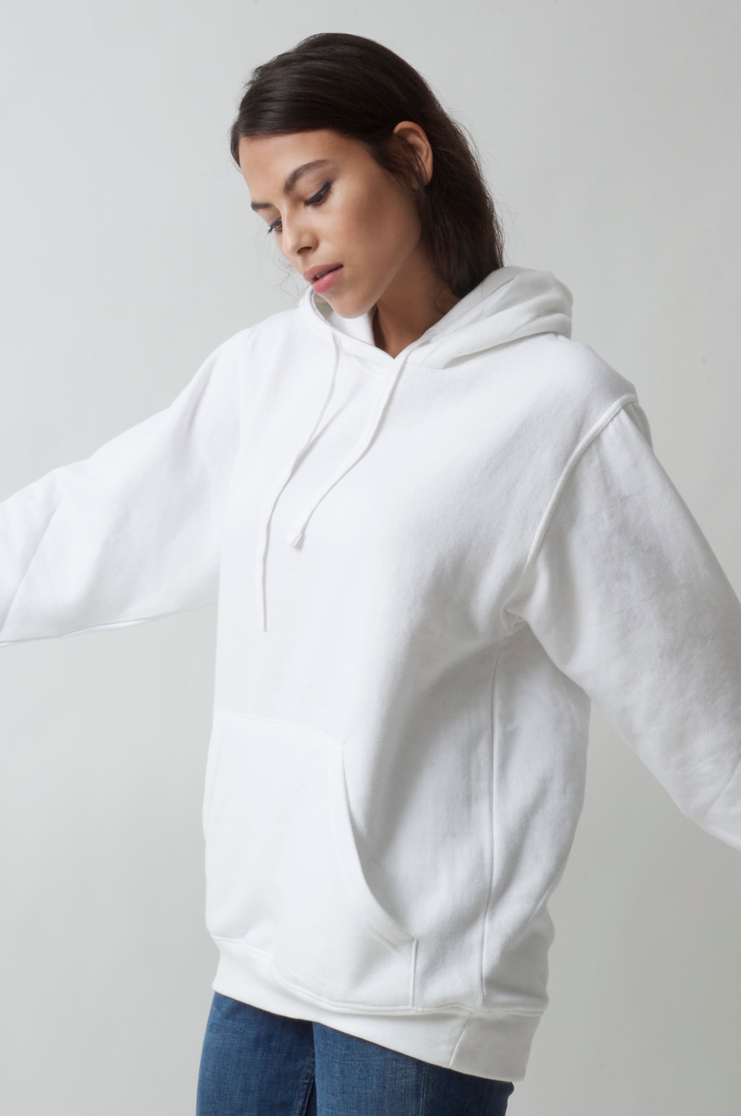Radsow Apparel - Sweat Shirt à capuche London pour femmes White - Radsow Apparel 